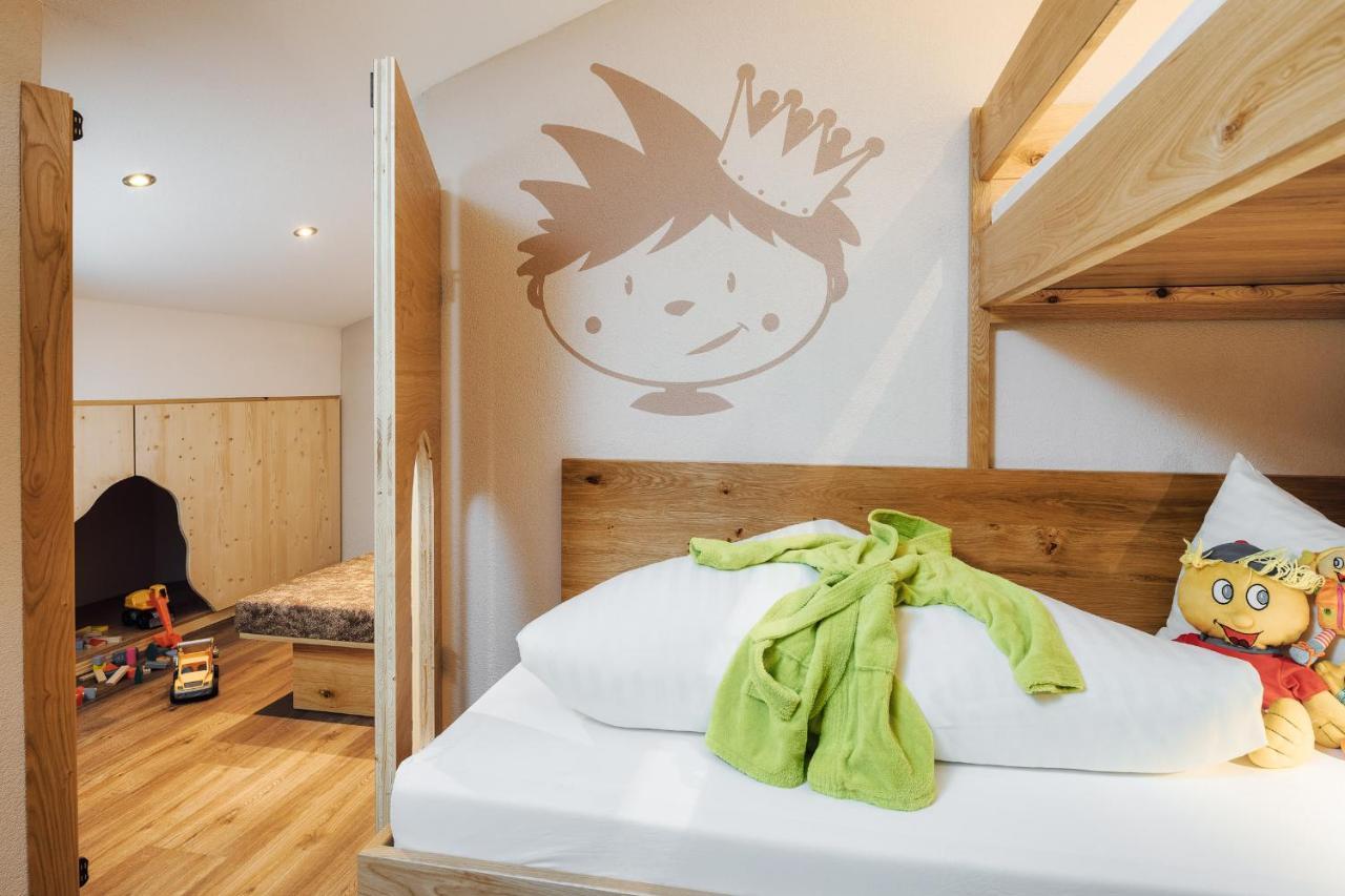 Kinderhotel Laderhof Ladis Zewnętrze zdjęcie